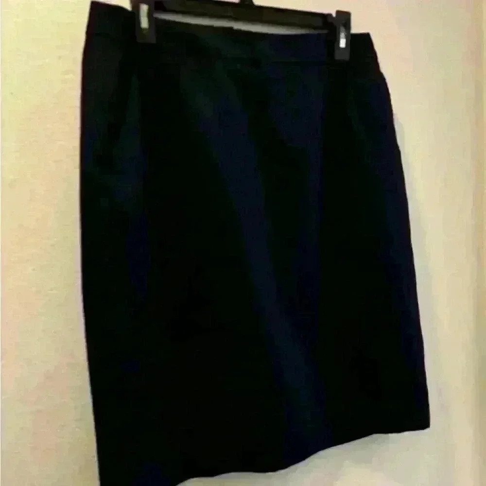 Linden Grey Navy Blue pin stripped skirt with pockets
